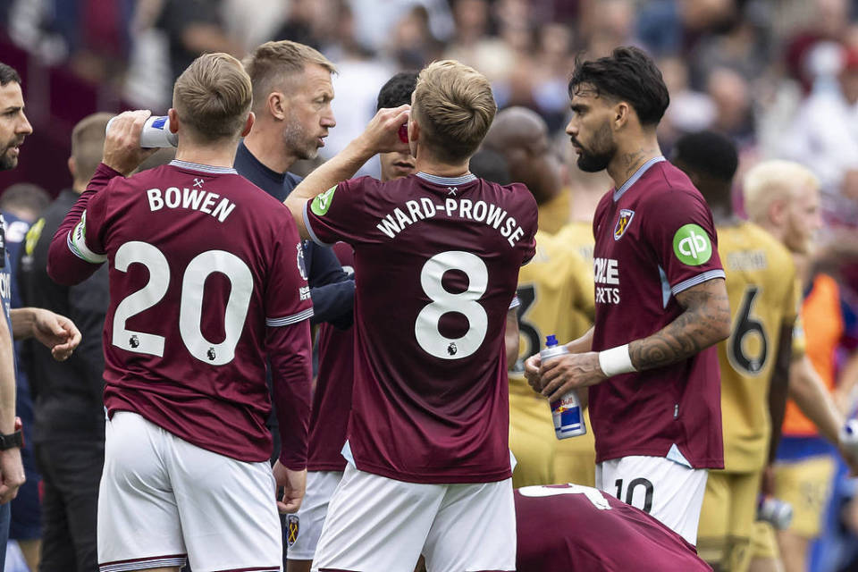 记者：国米正在关注阿克，曼城要价3500万欧元