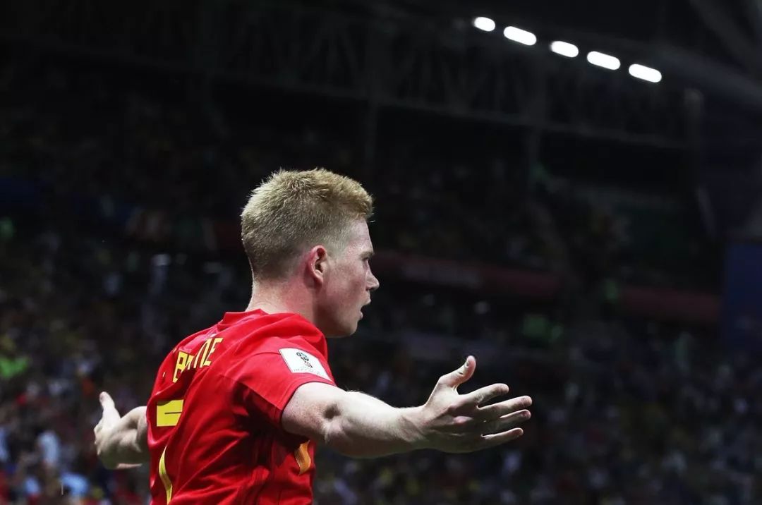 足球装备的科技革新解析